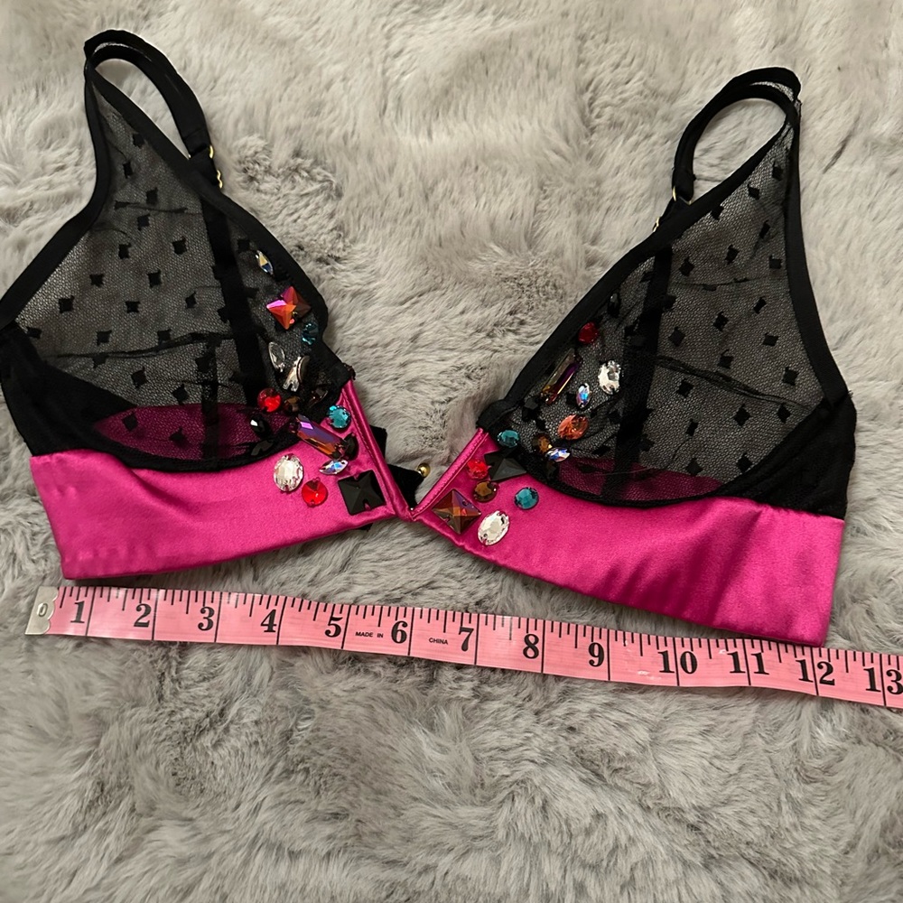 Damaris Chiacchiere Black Silk Square Pattern MeshV-Plunge Jeweled PinkSatin Bra - Picture 14 of 16